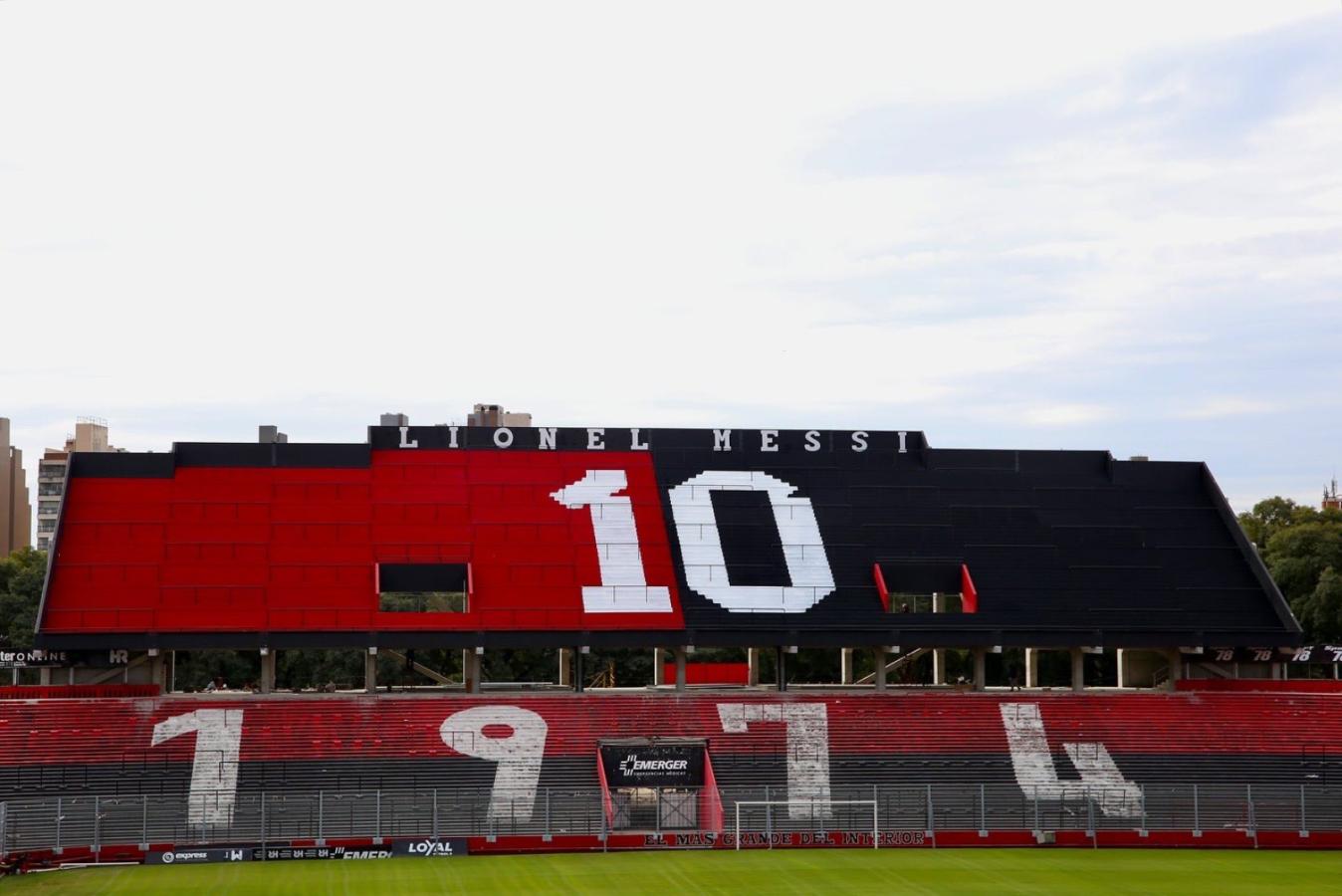 333体育|电竞-官方网站-纽维尔老男孩致敬梅西引发争议！名宿：梅西为纽维尔做过什么？